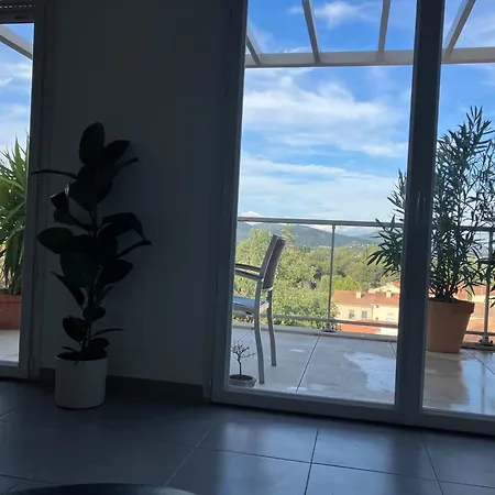 3 Pax Terace Vue Chateau Wifi